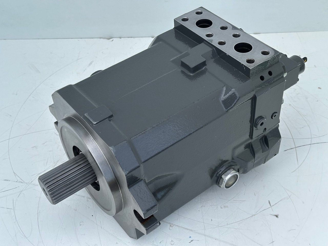Linde Verstellmotor-Axialkolbenmotor Typ:HMV135-02 2710. #HMV135-02.2710# - Hydromotor: afbeelding 5 Linde Verstellmotor-Axialkolbenmotor Typ:HMV135-02 2710. #HMV135-02.2710# - Hydromotor: afbeelding 5