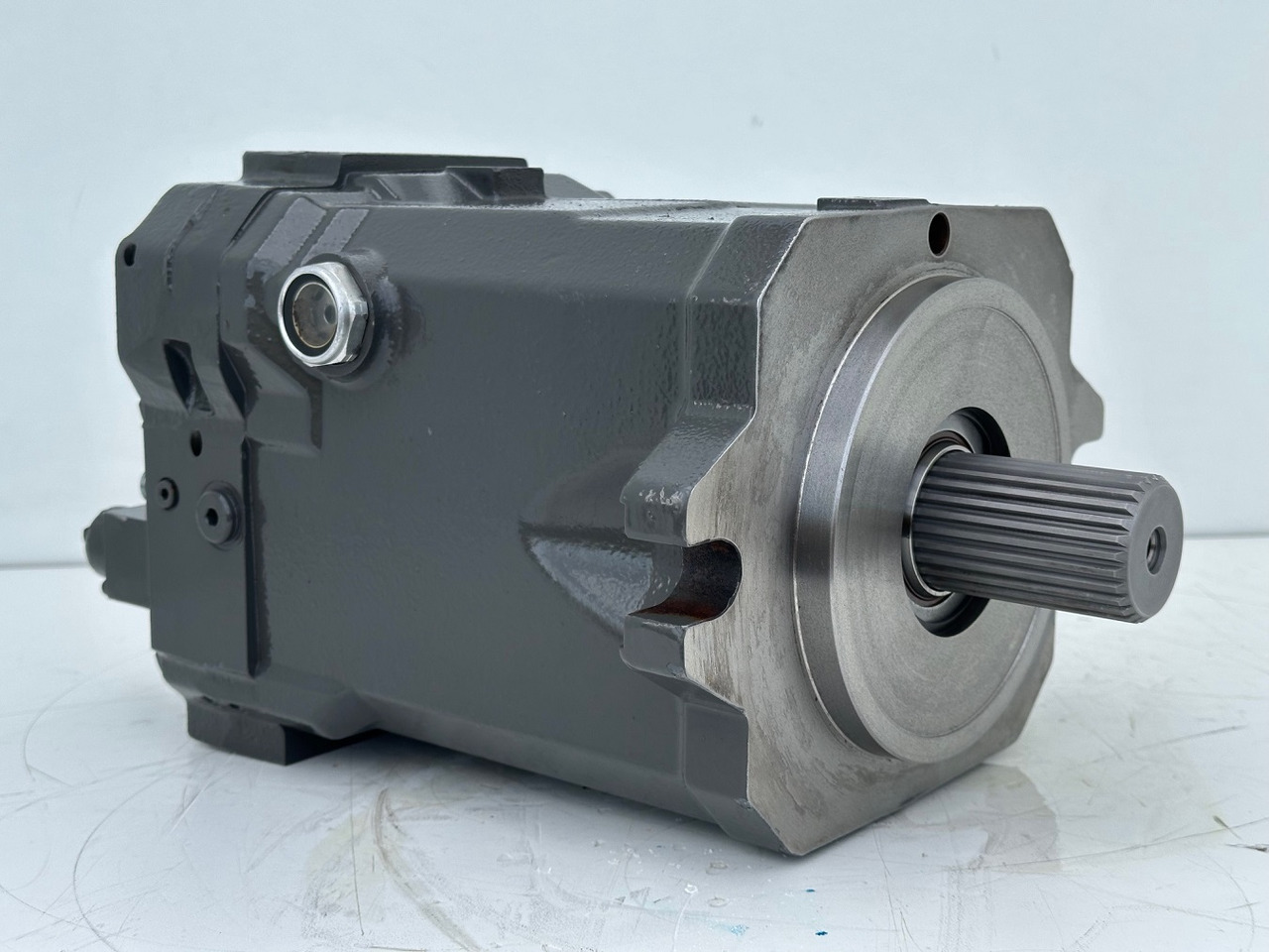 Linde Verstellmotor-Axialkolbenmotor Typ:HMV135-02 2710. #HMV135-02.2710# - Hydromotor: afbeelding 2 Linde Verstellmotor-Axialkolbenmotor Typ:HMV135-02 2710. #HMV135-02.2710# - Hydromotor: afbeelding 2