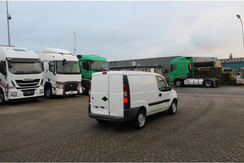 Fiat Doblò Cargo * manual * - Personenwagen: afbeelding 4 Fiat Doblò Cargo * manual * - Personenwagen: afbeelding 4