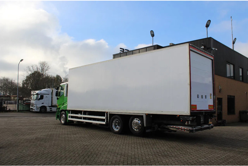 Renault T430 * RETARDER * EURO6 * CHEREAU * THERMO KING T-1200R * 6X2 * - Koelwagen vrachtwagen: afbeelding 2 Renault T430 * RETARDER * EURO6 * CHEREAU * THERMO KING T-1200R * 6X2 * - Koelwagen vrachtwagen: afbeelding 2