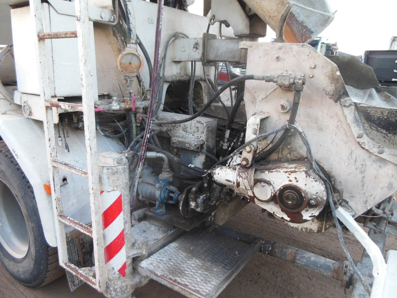 Betonpomp MAN TGA 35.410, 8X4, MIX + PUMPE 24M: afbeelding 8