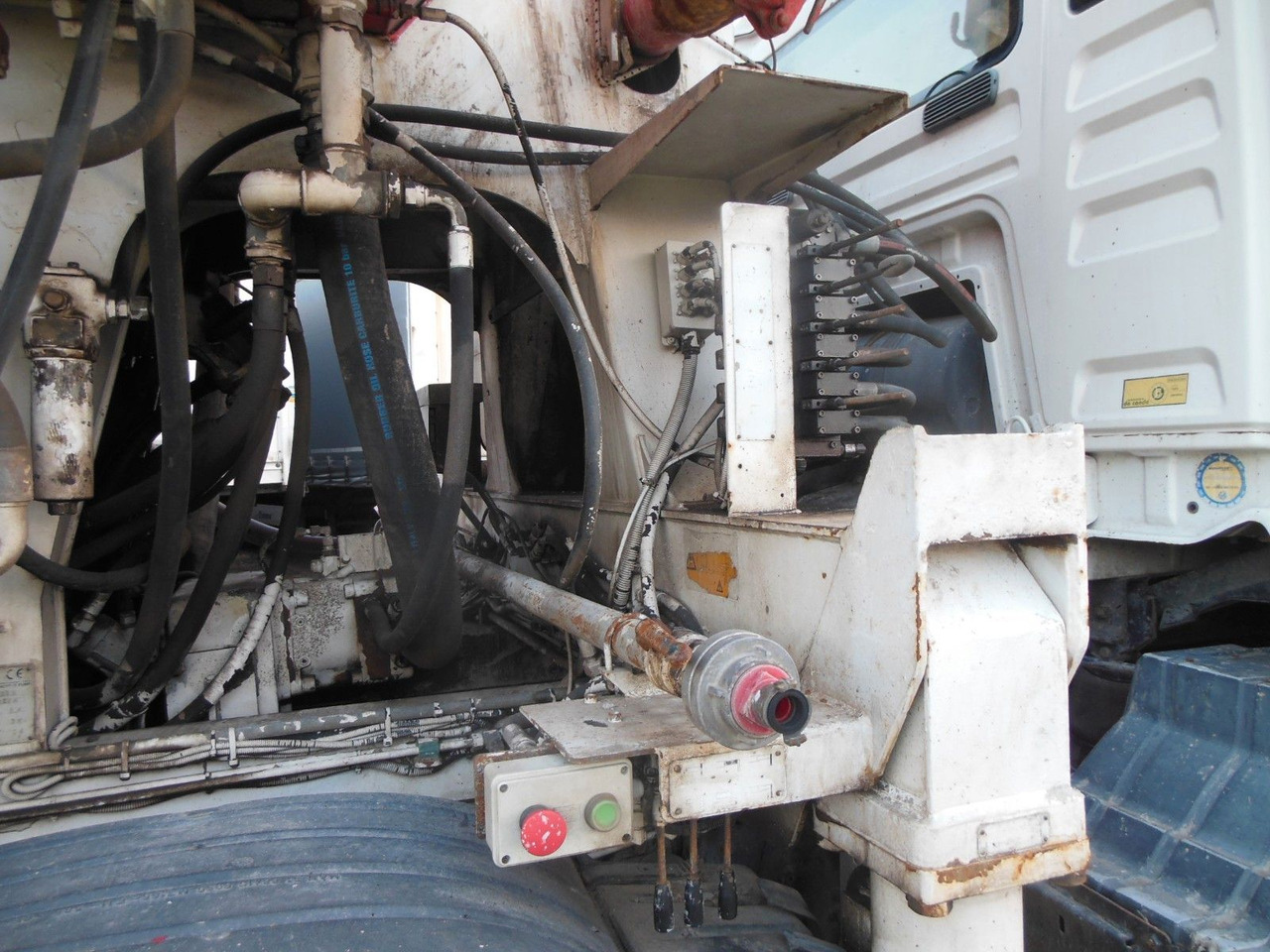 Betonpomp MAN TGA 35.410, 8X4, MIX + PUMPE 24M: afbeelding 14