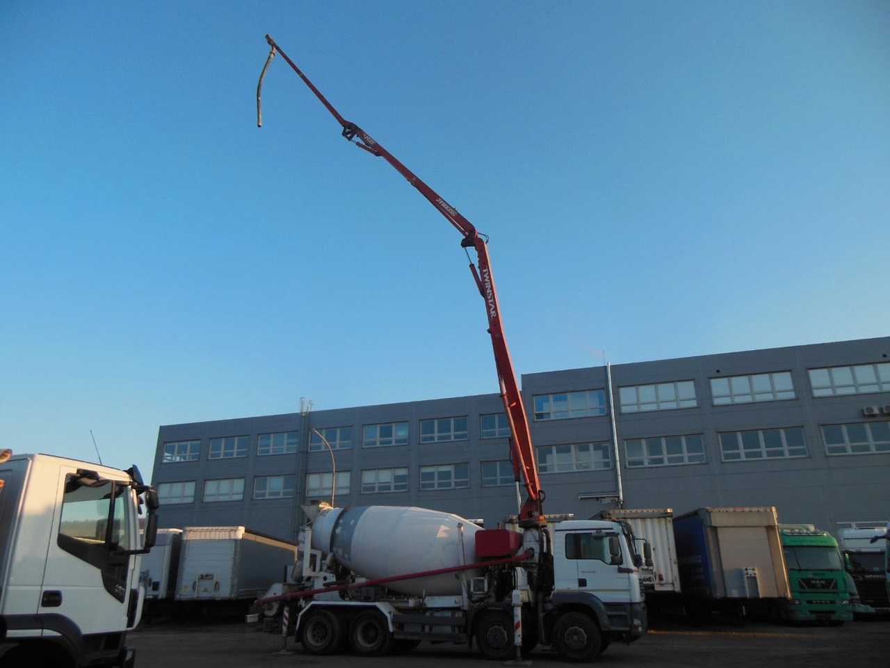 Betonpomp MAN TGA 35.410, 8X4, MIX + PUMPE 24M: afbeelding 17