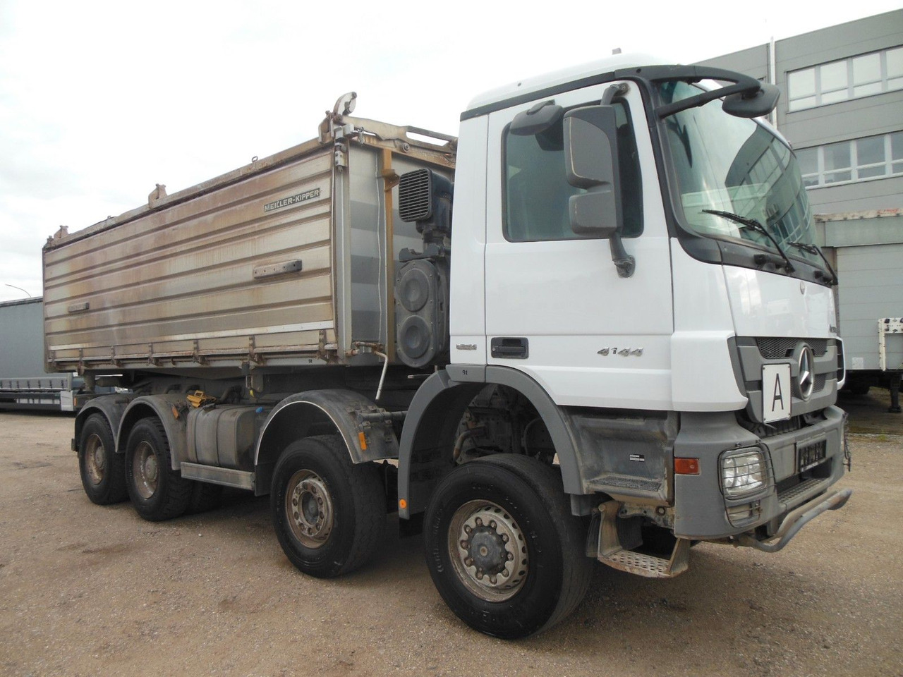 Mercedes-Benz ACTROS 4144, 8X6, 3 PEDALE, MEILLER, BODRMATIC - Kipper vrachtwagen: afbeelding 2 Mercedes-Benz ACTROS 4144, 8X6, 3 PEDALE, MEILLER, BODRMATIC - Kipper vrachtwagen: afbeelding 2