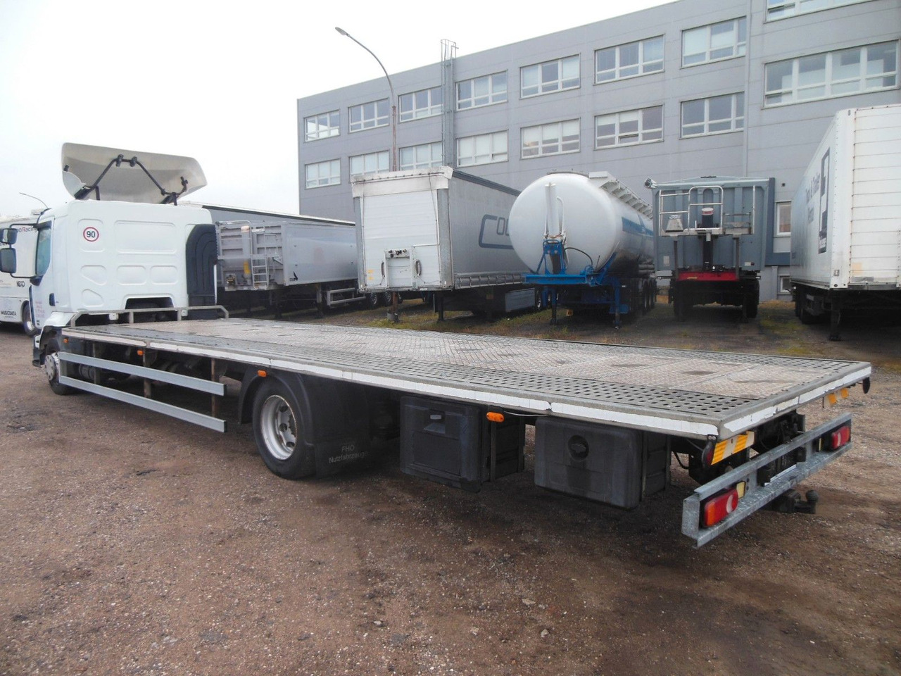 Renault Midlum 280.12 DXI, Plattform 8,5 m, Euro 5 - Vrachtwagen met open laadbak: afbeelding 4 Renault Midlum 280.12 DXI, Plattform 8,5 m, Euro 5 - Vrachtwagen met open laadbak: afbeelding 4