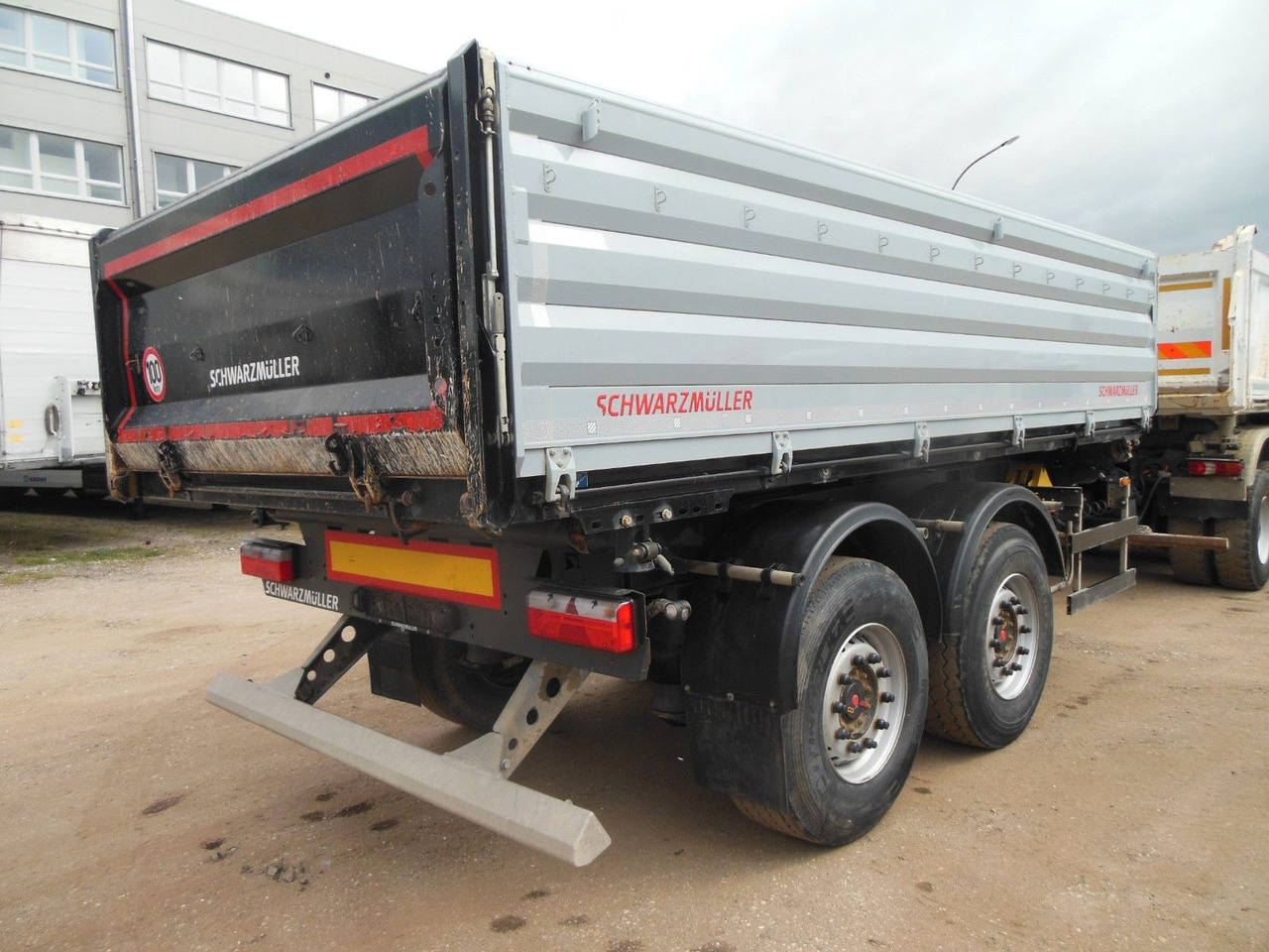 Schwarzmüller TKIA 2/E - Kipper aanhangwagen: afbeelding 3 Schwarzmüller TKIA 2/E - Kipper aanhangwagen: afbeelding 3