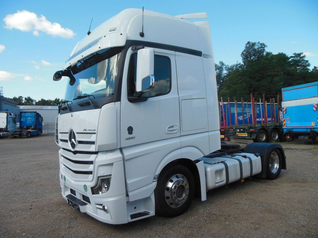 Mercedes-Benz ACTROS 1851,LOWDECK,STANDKLIMA,ALU FELGEN,TOP!!! - Trekker: afbeelding 1 Mercedes-Benz ACTROS 1851,LOWDECK,STANDKLIMA,ALU FELGEN,TOP!!! - Trekker: afbeelding 1