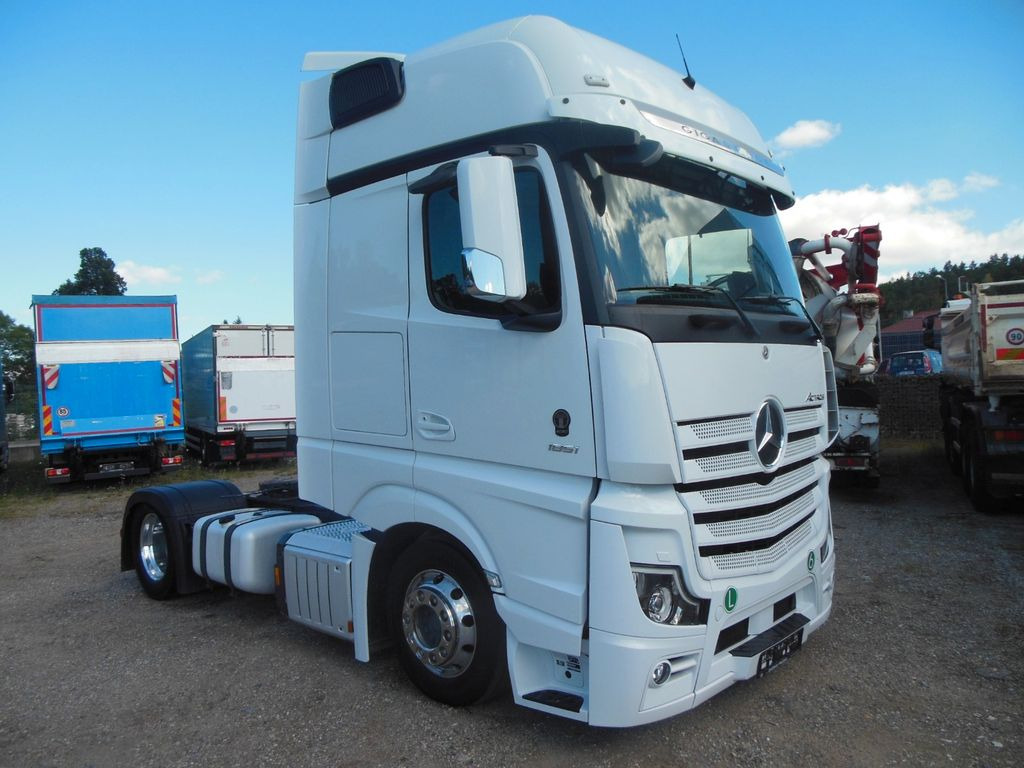 Mercedes-Benz ACTROS 1851,LOWDECK,STANDKLIMA,ALU FELGEN,TOP!!! - Trekker: afbeelding 2 Mercedes-Benz ACTROS 1851,LOWDECK,STANDKLIMA,ALU FELGEN,TOP!!! - Trekker: afbeelding 2