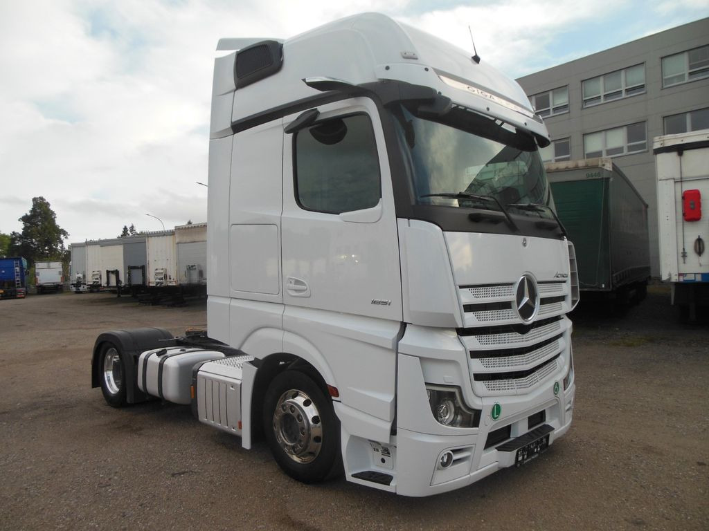 Mercedes-Benz ACTROS 1851,LOWDECK,STANDKLIMA,ALU FELGEN,TOP!!! - Trekker: afbeelding 2 Mercedes-Benz ACTROS 1851,LOWDECK,STANDKLIMA,ALU FELGEN,TOP!!! - Trekker: afbeelding 2