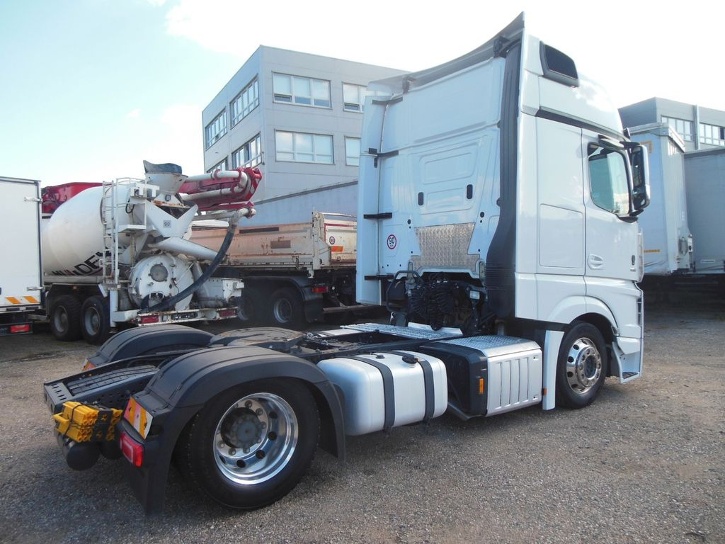 Mercedes-Benz ACTROS 1851,LOWDECK,STANDKLIMA,ALU FELGEN,TOP!!! - Trekker: afbeelding 3 Mercedes-Benz ACTROS 1851,LOWDECK,STANDKLIMA,ALU FELGEN,TOP!!! - Trekker: afbeelding 3