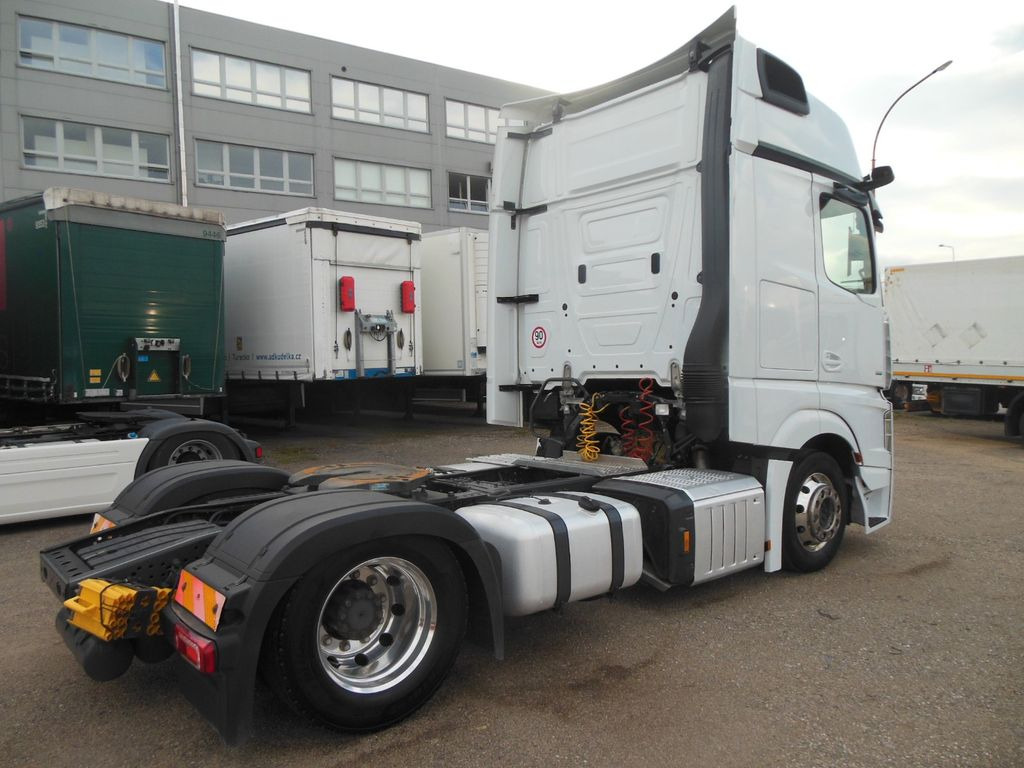 Mercedes-Benz ACTROS 1851,LOWDECK,STANDKLIMA,ALU FELGEN,TOP!!! - Trekker: afbeelding 3 Mercedes-Benz ACTROS 1851,LOWDECK,STANDKLIMA,ALU FELGEN,TOP!!! - Trekker: afbeelding 3