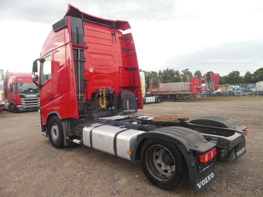 Volvo FH 13/500, LOWDECK, GLOBE XL, I PARK COOL, TOP!! Volvo FH 13/500, LOWDECK, GLOBE XL, I PARK COOL, TOP!! - Trekker: afbeelding 4 Volvo FH 13/500, LOWDECK, GLOBE XL, I PARK COOL, TOP!! Volvo FH 13/500, LOWDECK, GLOBE XL, I PARK COOL, TOP!! - Trekker: afbeelding 4