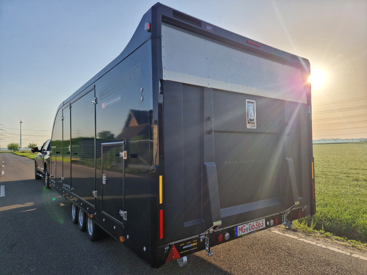 Autotransport aanhangwagen BJT Race Transporter 6 550x235x189cm black elektrisch kippbar ASR Tridem 10" 3500kg Modell 2024: afbeelding 13