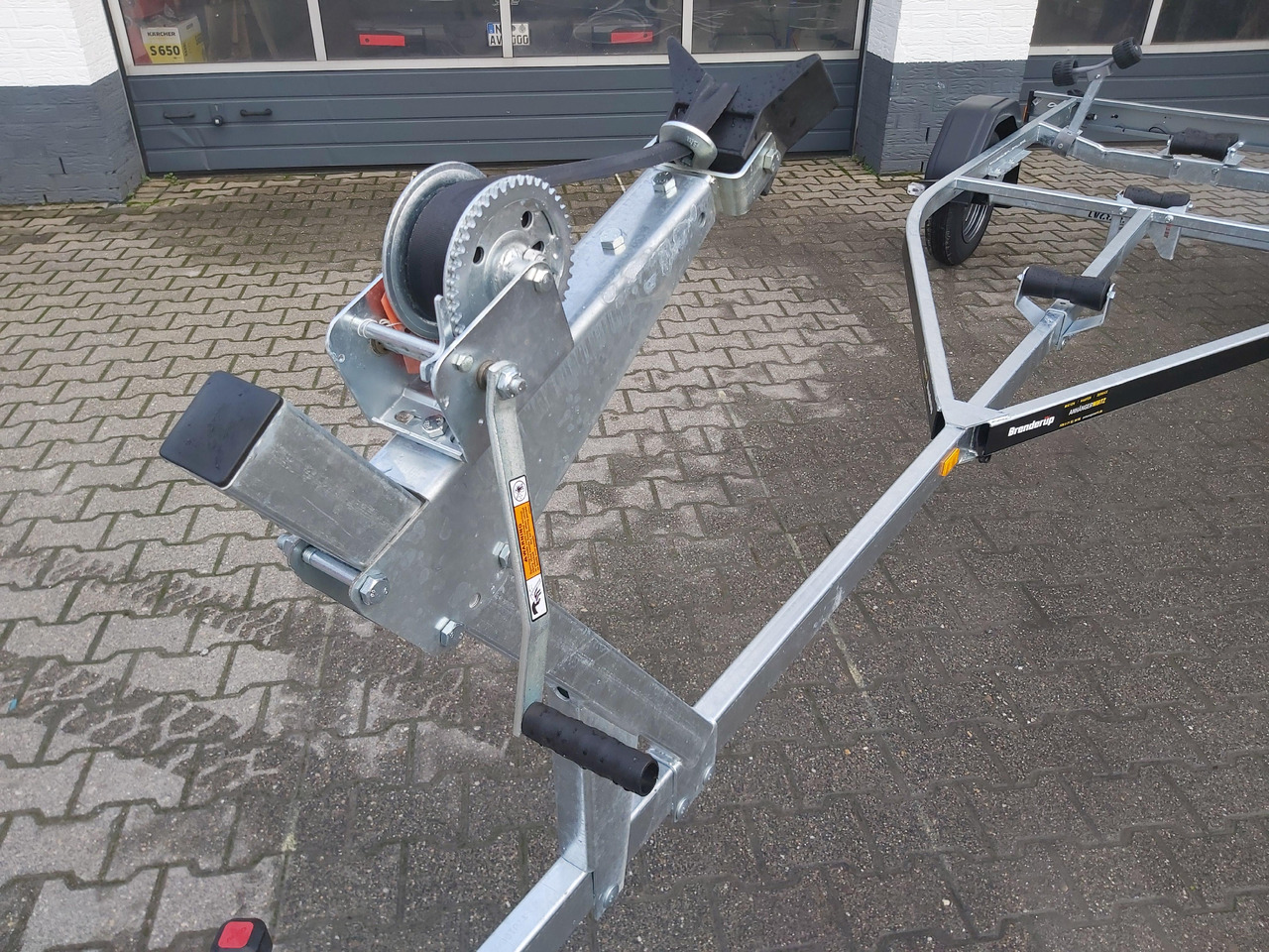 Brenderup Bootstrailer 750L UB Premium 180750UBL 750kg Winde 311959 Januar Online Aktion - Boottrailer: afbeelding 2 Brenderup Bootstrailer 750L UB Premium 180750UBL 750kg Winde 311959 Januar Online Aktion - Boottrailer: afbeelding 2