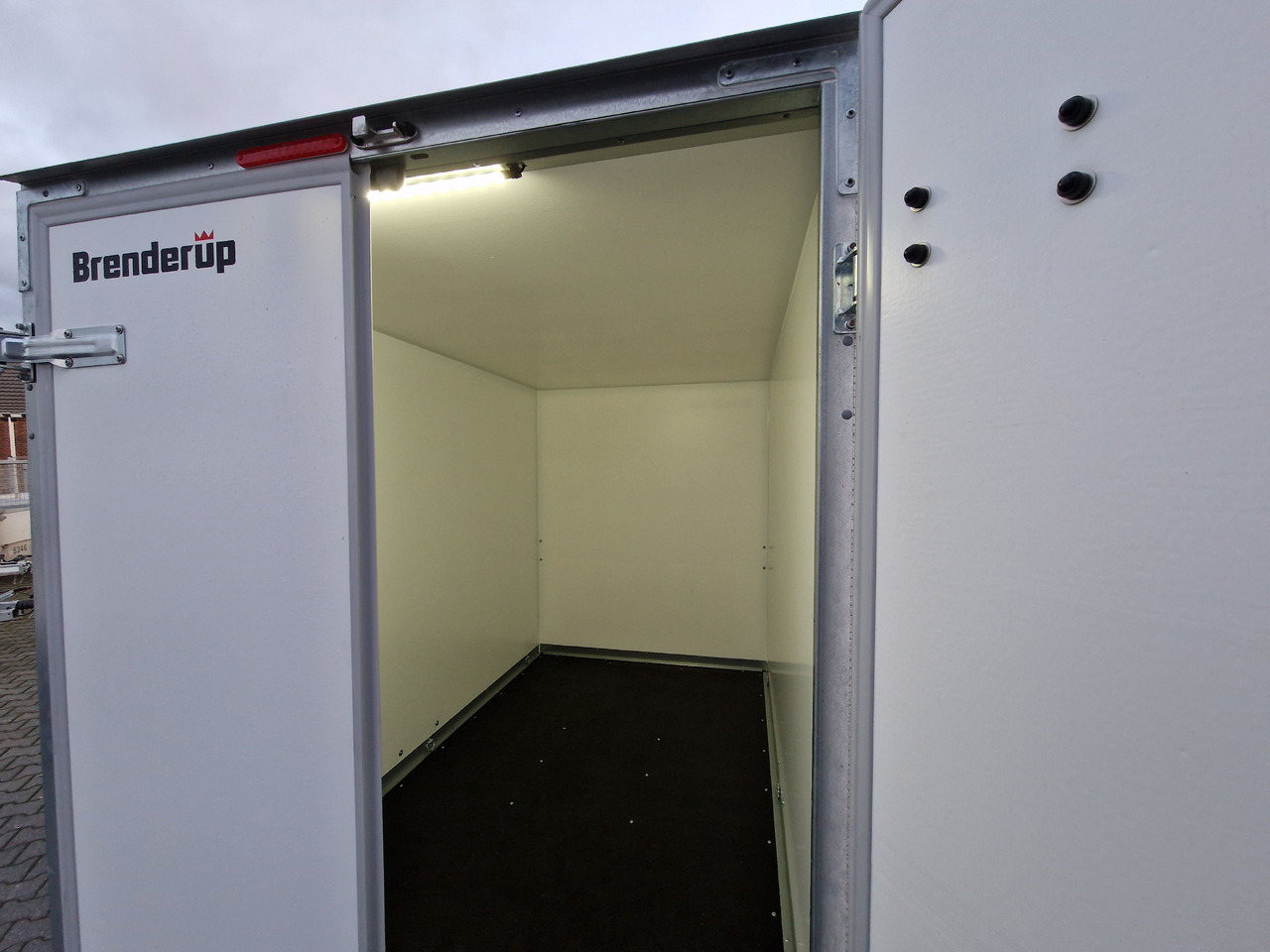 Gesloten aanhangwagen Brenderup Cargo Dynamic CD260 BD 260x150x185cm Hecktüren Wabenwände (S) 1300kg: afbeelding 15