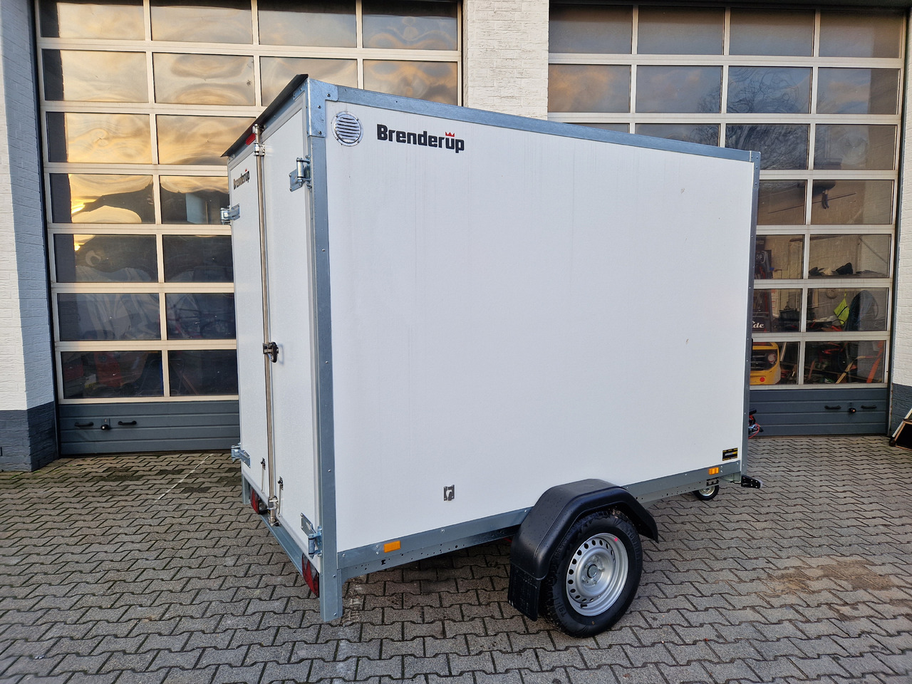 Gesloten aanhangwagen Brenderup Cargo Dynamic CD260 BD 260x150x185cm Hecktüren Wabenwände (S) 1300kg: afbeelding 9
