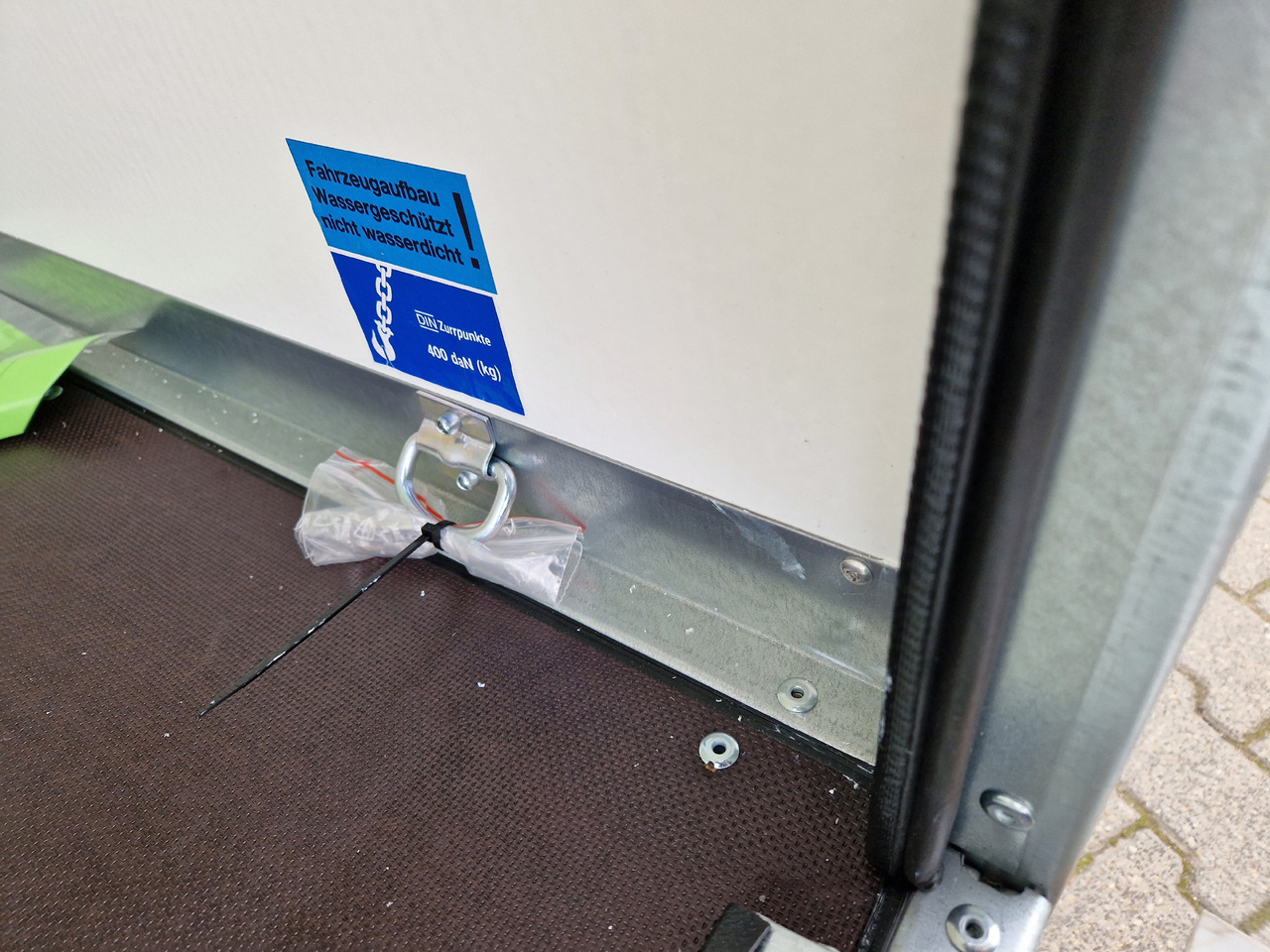 Gesloten aanhangwagen Brenderup Cargo Dynamic CD300 TB R 300x150x185cm Heckrampe Wabenwände (M) 2000kg: afbeelding 14 Gesloten aanhangwagen Brenderup Cargo Dynamic CD300 TB R 300x150x185cm Heckrampe Wabenwände (M) 2000kg: afbeelding 14