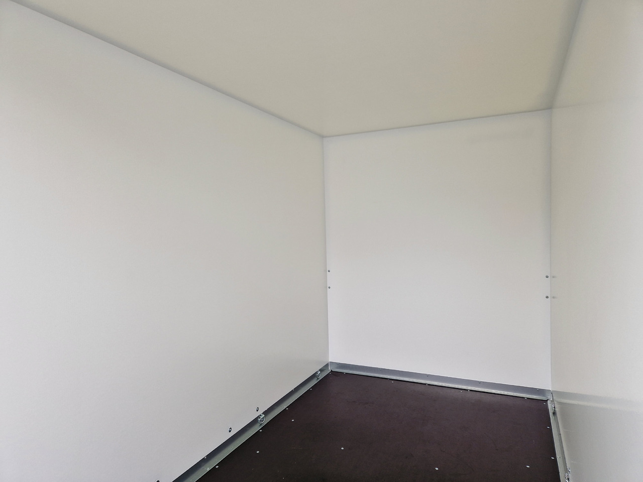 Gesloten aanhangwagen Brenderup Cargo Dynamic CD300 TB R 300x150x185cm Heckrampe Wabenwände (M) 2000kg: afbeelding 9 Gesloten aanhangwagen Brenderup Cargo Dynamic CD300 TB R 300x150x185cm Heckrampe Wabenwände (M) 2000kg: afbeelding 9