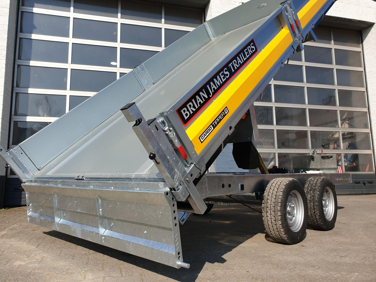 Brian James Trailer CarGO Tipper 2 elektrisch 360x195x30cm Pendelklappe Tandem niedrig 12" 3500kg os - Kipper aanhangwagen: afbeelding 2 Brian James Trailer CarGO Tipper 2 elektrisch 360x195x30cm Pendelklappe Tandem niedrig 12" 3500kg os - Kipper aanhangwagen: afbeelding 2
