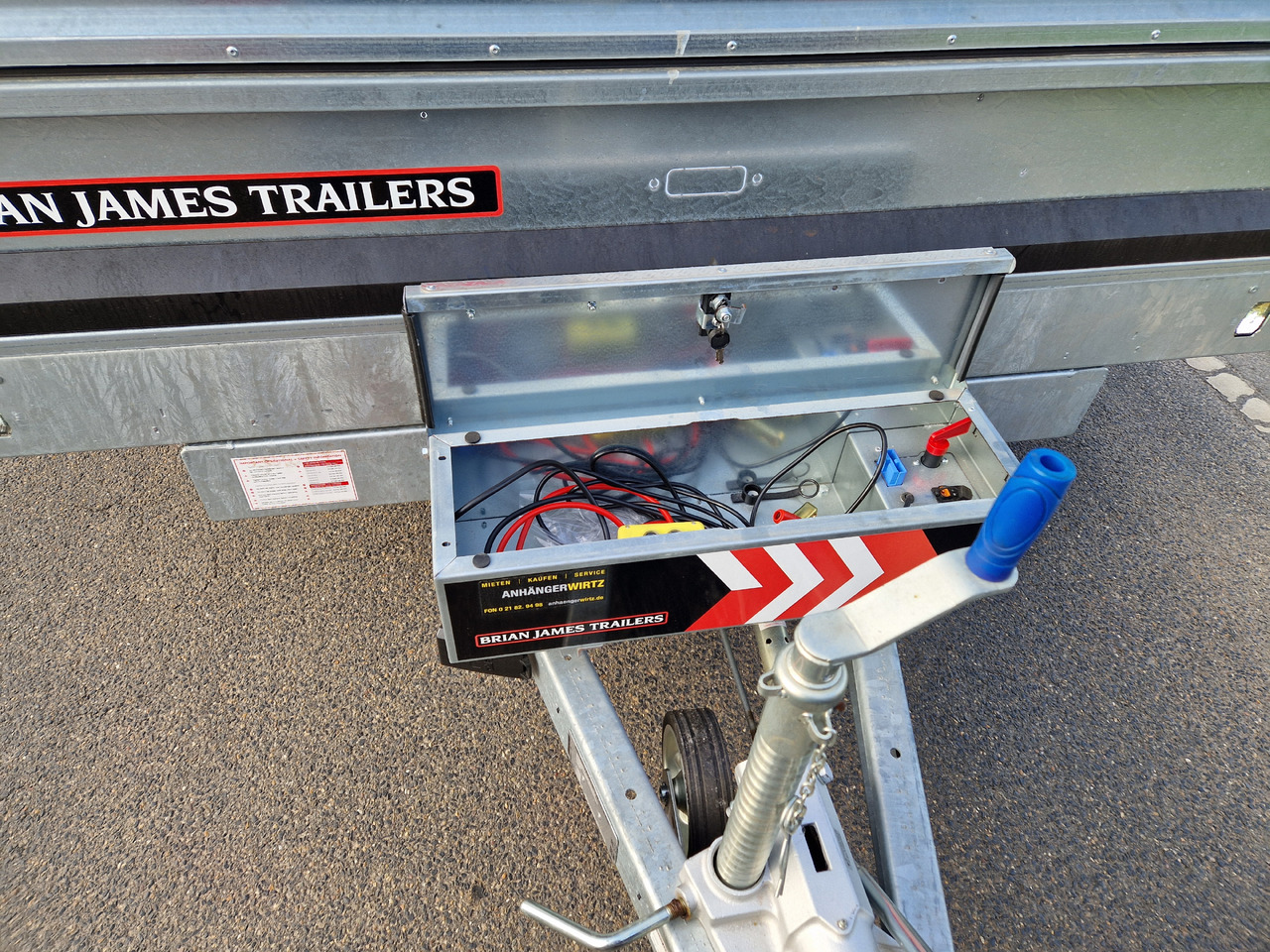 Brian James Trailer Tipper 400x200x100cm Aufsatz elektro blackline LED Tridem 3500kg Modell 24 - Kipper aanhangwagen: afbeelding 5 Brian James Trailer Tipper 400x200x100cm Aufsatz elektro blackline LED Tridem 3500kg Modell 24 - Kipper aanhangwagen: afbeelding 5