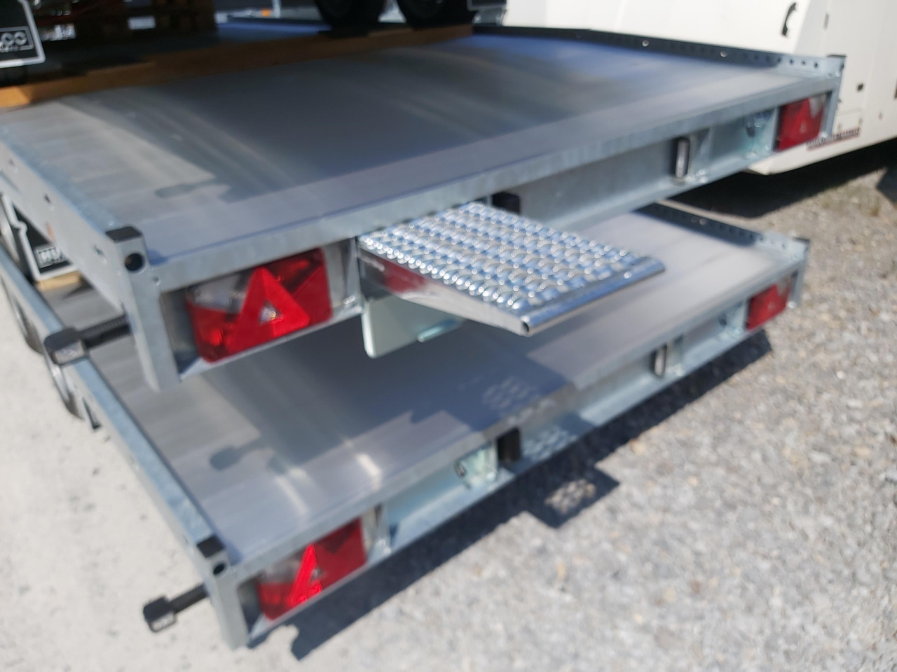 Open/ Plateau aanhangwagen CARAX-2 3000 Multitransporter 440x207cm Aluboden Auffahrrampen 3000kg Winter Aktion: afbeelding 6