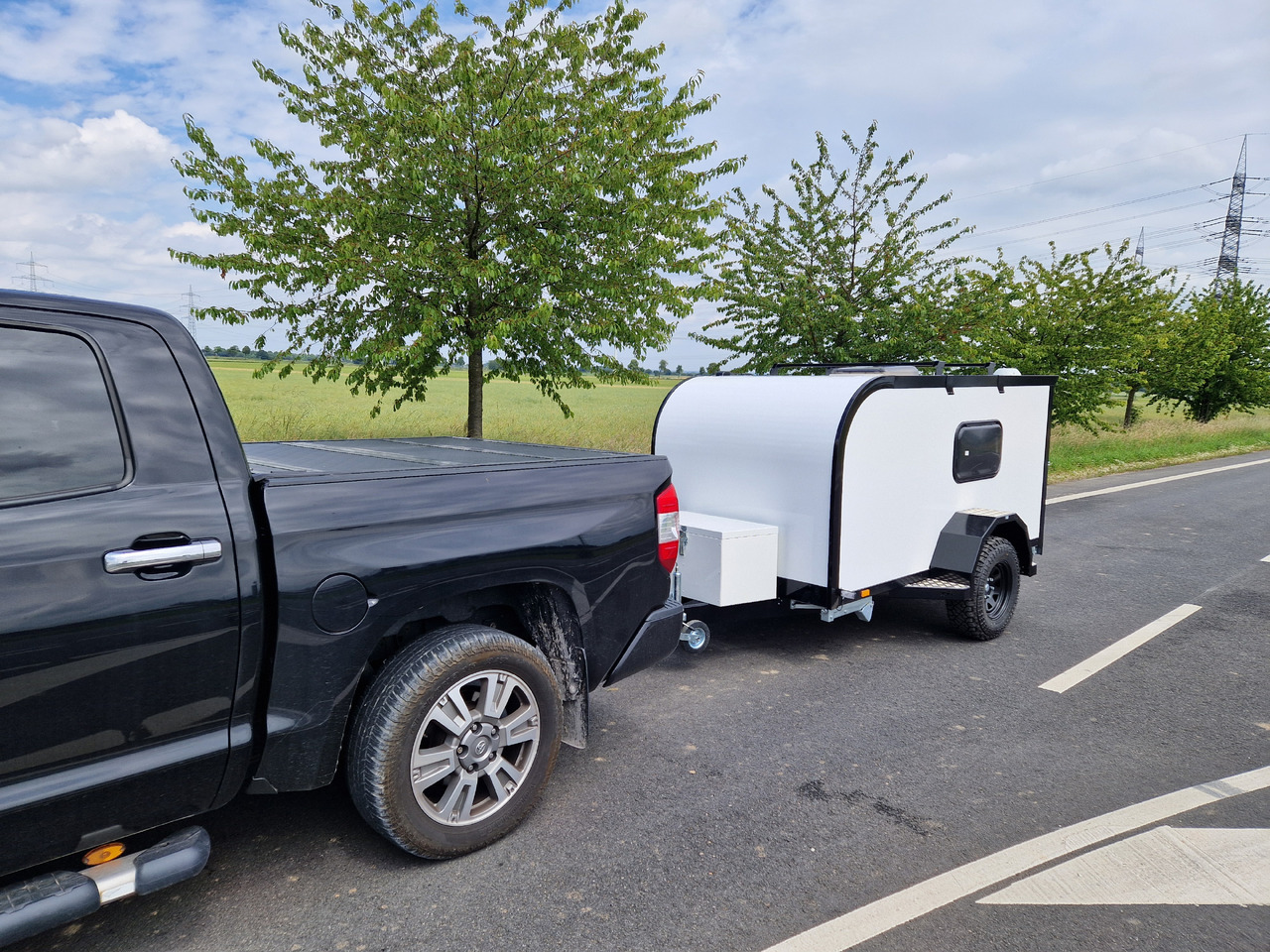 Cargo Base Camp offroad M 290x148x128cm Solar Akku 12 Volt Reeling 1350kg 100km/H - Caravan: afbeelding 2 Cargo Base Camp offroad M 290x148x128cm Solar Akku 12 Volt Reeling 1350kg 100km/H - Caravan: afbeelding 2