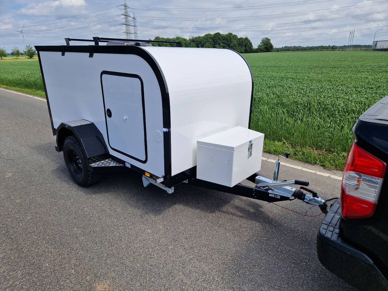 Cargo Base Camp offroad M 290x148x128cm Solar Akku 12 Volt Reeling 1350kg 100km/H - Caravan: afbeelding 5 Cargo Base Camp offroad M 290x148x128cm Solar Akku 12 Volt Reeling 1350kg 100km/H - Caravan: afbeelding 5