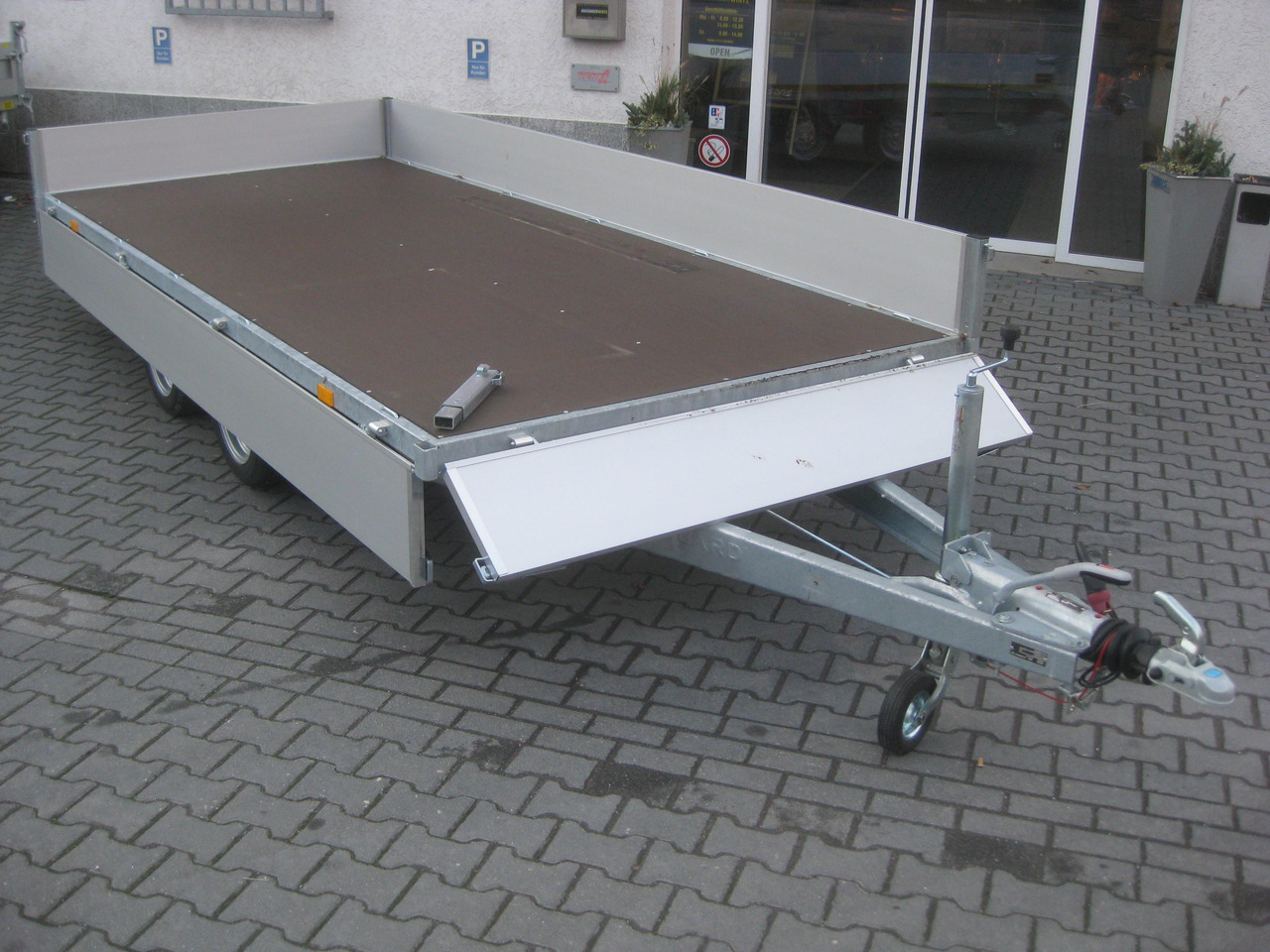 Leasing  Hochlader 406x180x30cm Lfh:63cm 13" niedrig Fahrwerk (XL) 2700kg order Aktion Hochlader 406x180x30cm Lfh:63cm 13" niedrig Fahrwerk (XL) 2700kg order Aktion: afbeelding 6 Leasing  Hochlader 406x180x30cm Lfh:63cm 13" niedrig Fahrwerk (XL) 2700kg order Aktion Hochlader 406x180x30cm Lfh:63cm 13" niedrig Fahrwerk (XL) 2700kg order Aktion: afbeelding 6