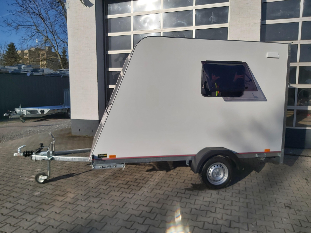 Kargo Camp TFS S Midi+ 320x150x180cm aero Seitentür Rampe Fenster+ 230V 12V 750kg Bremse 100km/H - Caravan: afbeelding 3 Kargo Camp TFS S Midi+ 320x150x180cm aero Seitentür Rampe Fenster+ 230V 12V 750kg Bremse 100km/H - Caravan: afbeelding 3