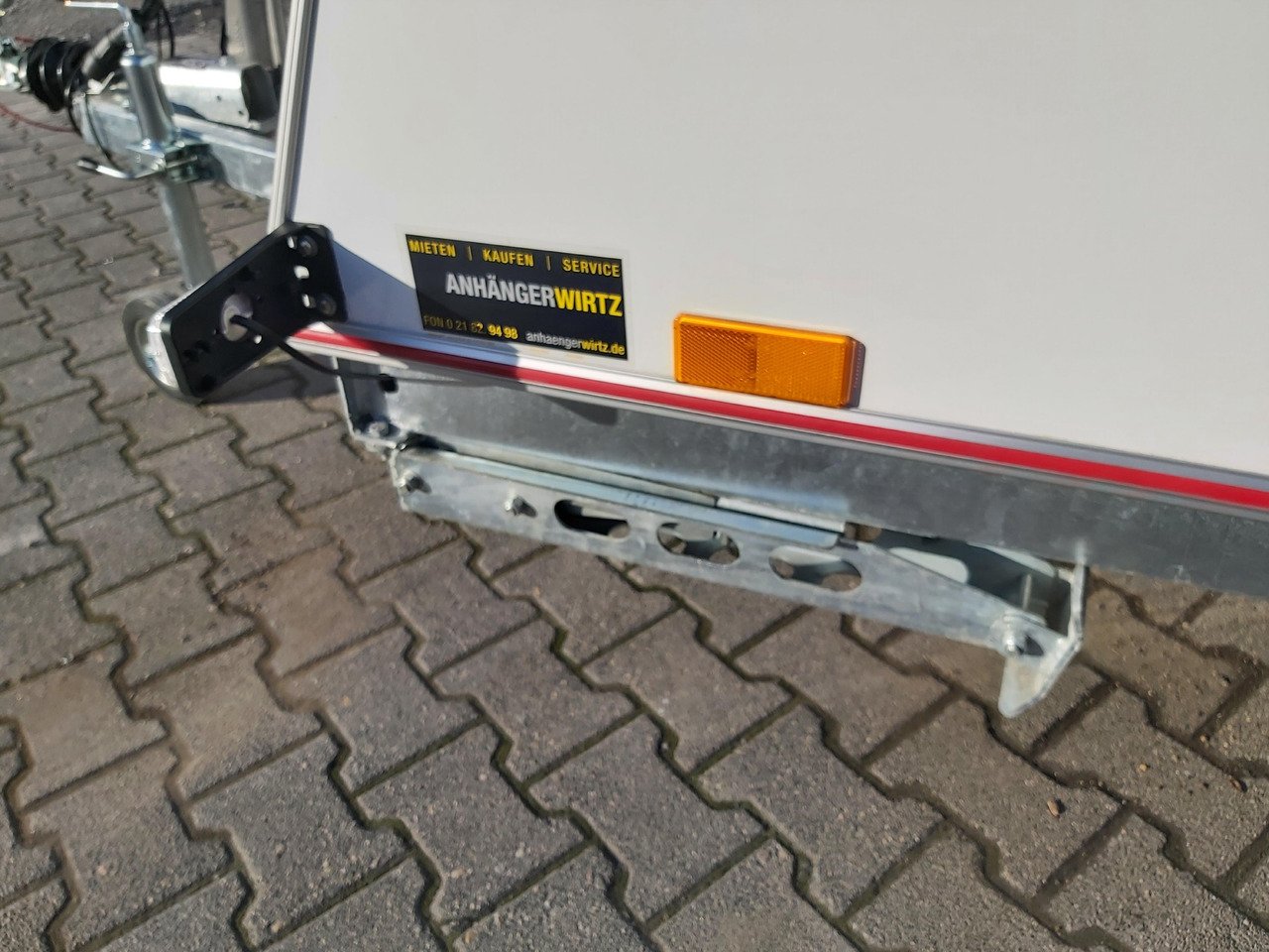 Kargo Camp TFS S Midi+ 320x150x180cm aero Seitentür Rampe Fenster+ 230V 12V 750kg Bremse 100km/H - Caravan: afbeelding 4 Kargo Camp TFS S Midi+ 320x150x180cm aero Seitentür Rampe Fenster+ 230V 12V 750kg Bremse 100km/H - Caravan: afbeelding 4