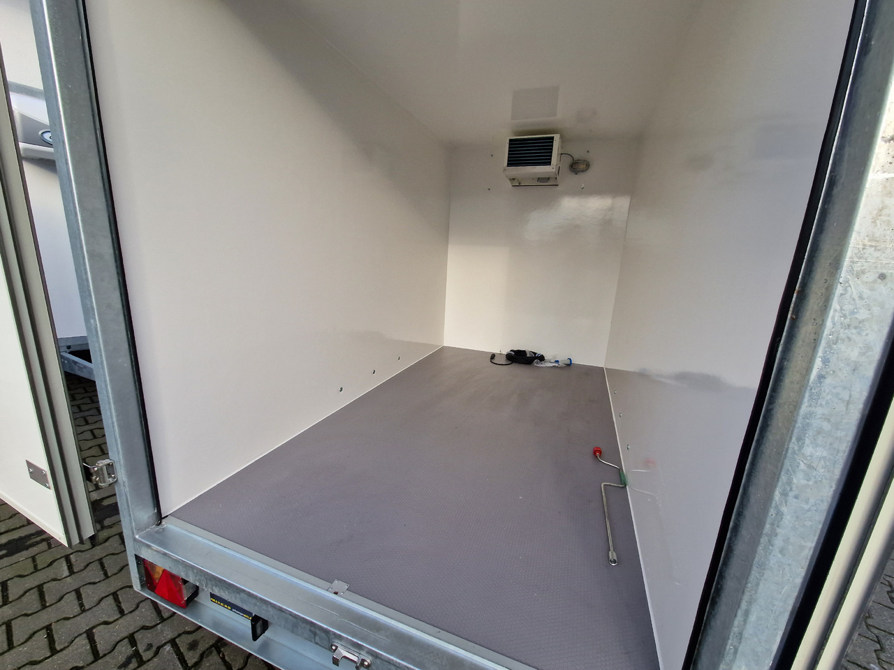 Kargo CoolBoxx FK2030HT 296x162x200cm 230V Govi Kühlung Stützen 2000kg 100km/H Abverkauf - Koelwagen aanhangwagen: afbeelding 4 Kargo CoolBoxx FK2030HT 296x162x200cm 230V Govi Kühlung Stützen 2000kg 100km/H Abverkauf - Koelwagen aanhangwagen: afbeelding 4