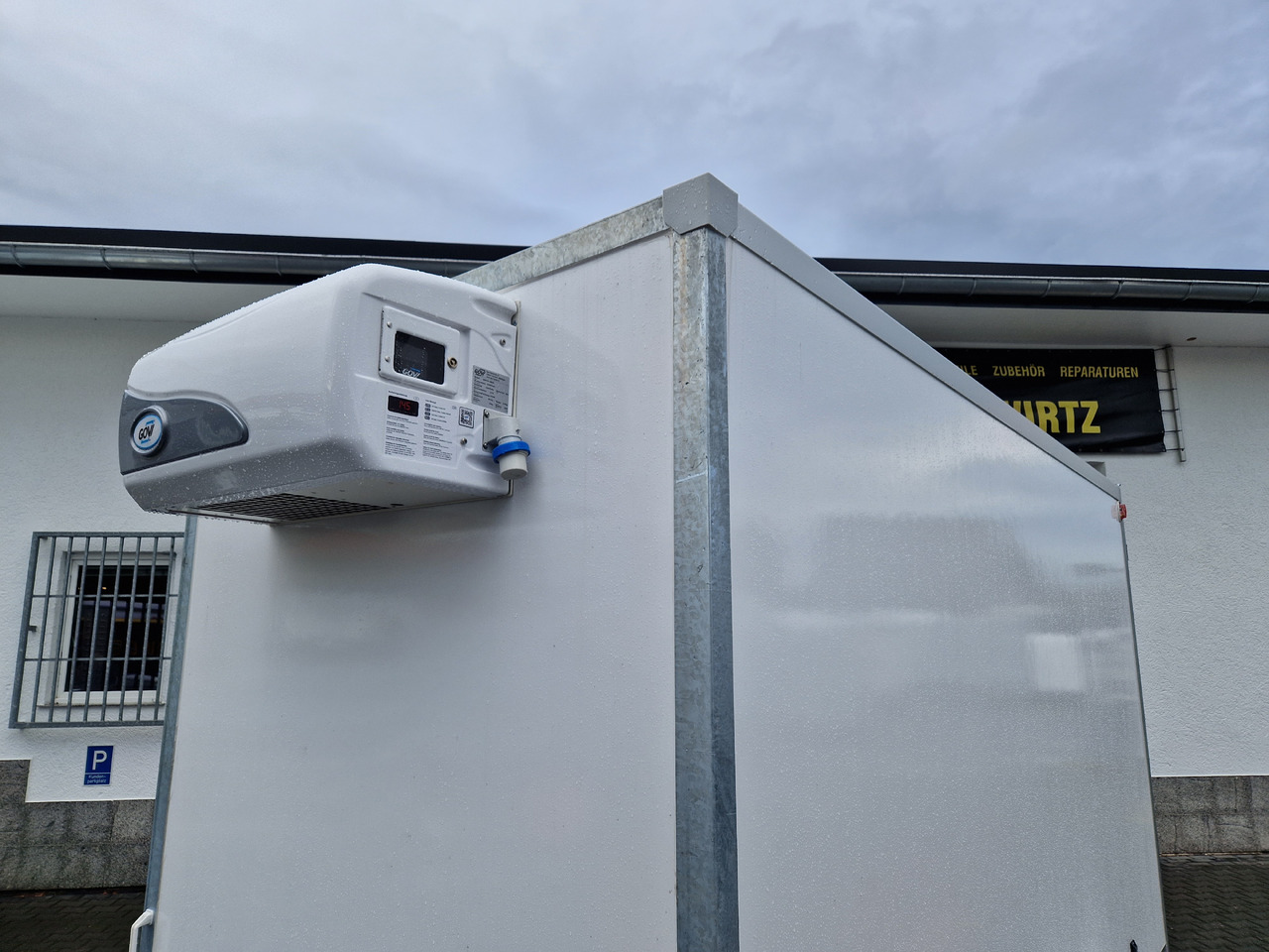 Kargo CoolBoxx FK2736HT 355x162x198cm 230V +Kühlung Govi Arktik 2000 (L) 2700kg - Koelwagen aanhangwagen: afbeelding 4 Kargo CoolBoxx FK2736HT 355x162x198cm 230V +Kühlung Govi Arktik 2000 (L) 2700kg - Koelwagen aanhangwagen: afbeelding 4