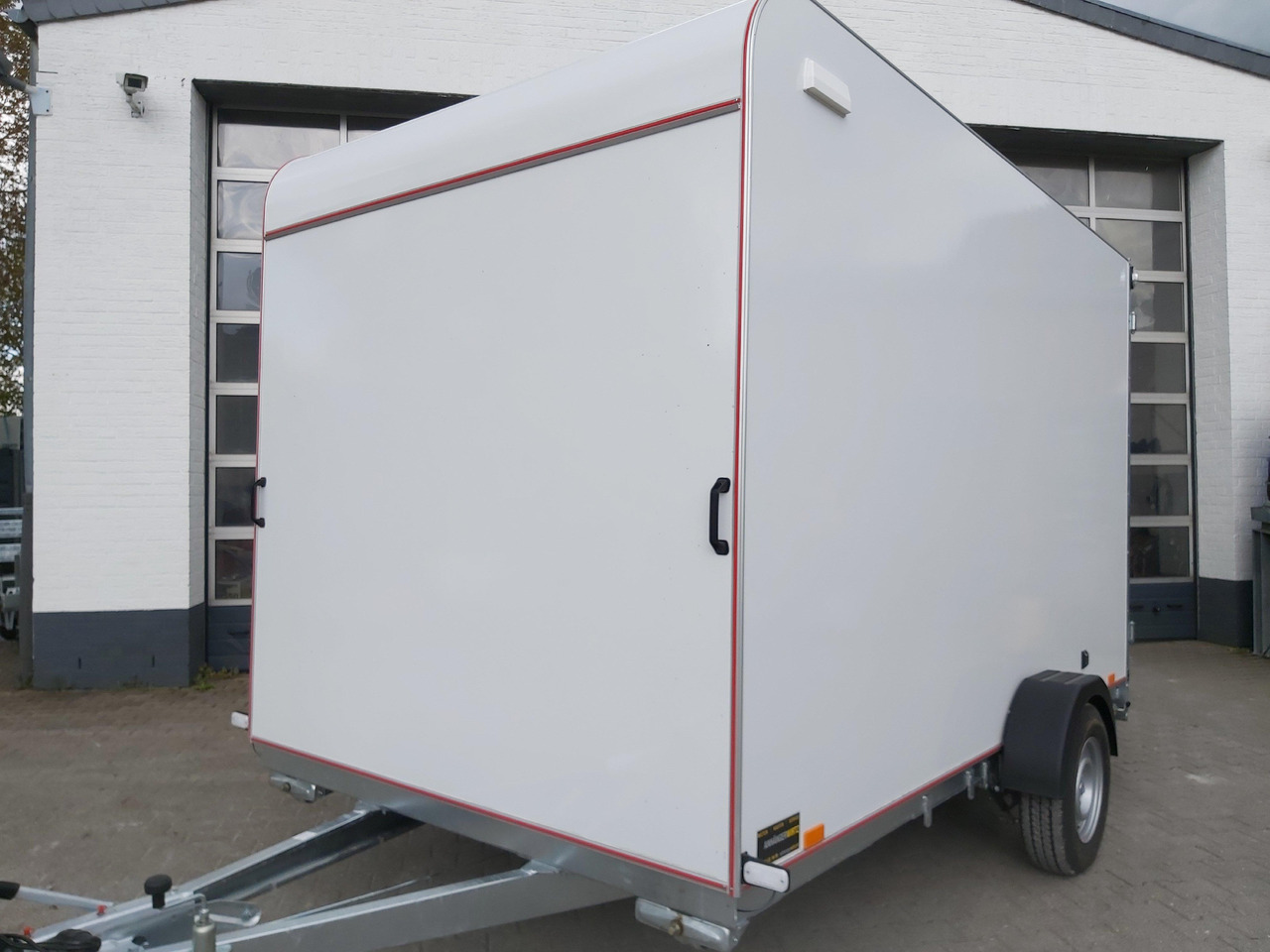 Koffer Sport Camp TFS 360.00 360x200x210cm aero Seitentür Fenster Bett (L) 1300kg 100km/H - Caravan: afbeelding 4 Koffer Sport Camp TFS 360.00 360x200x210cm aero Seitentür Fenster Bett (L) 1300kg 100km/H - Caravan: afbeelding 4