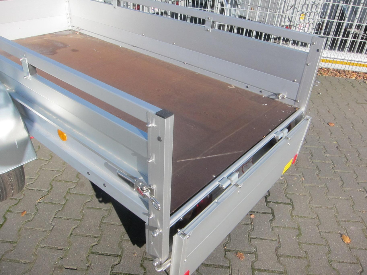 PKW Anhänger Koch Aluline 4.13 250x125x44cm (S) 1300kg 100 km/H Online Aktion Modell 2024 - Aanhangwagen auto: afbeelding 4 PKW Anhänger Koch Aluline 4.13 250x125x44cm (S) 1300kg 100 km/H Online Aktion Modell 2024 - Aanhangwagen auto: afbeelding 4