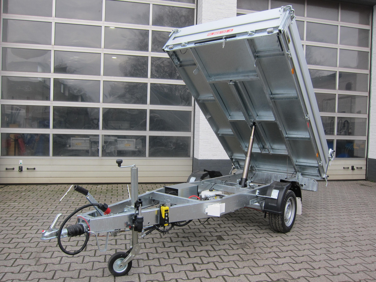 Pongratz Kipper RK 2600/15 G-AL Elektrisch + Notpumpe 260x151x36cm Stahlboden Pendel 13" 1800kg - Kipper aanhangwagen: afbeelding 1 Pongratz Kipper RK 2600/15 G-AL Elektrisch + Notpumpe 260x151x36cm Stahlboden Pendel 13" 1800kg - Kipper aanhangwagen: afbeelding 1