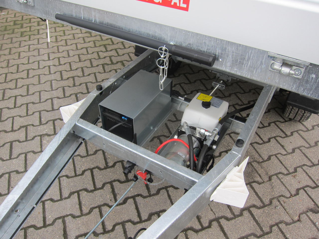 Pongratz Kipper RK 2600/15 G-AL Elektrisch + Notpumpe 260x151x36cm Stahlboden Pendel 13" 1800kg - Kipper aanhangwagen: afbeelding 4 Pongratz Kipper RK 2600/15 G-AL Elektrisch + Notpumpe 260x151x36cm Stahlboden Pendel 13" 1800kg - Kipper aanhangwagen: afbeelding 4