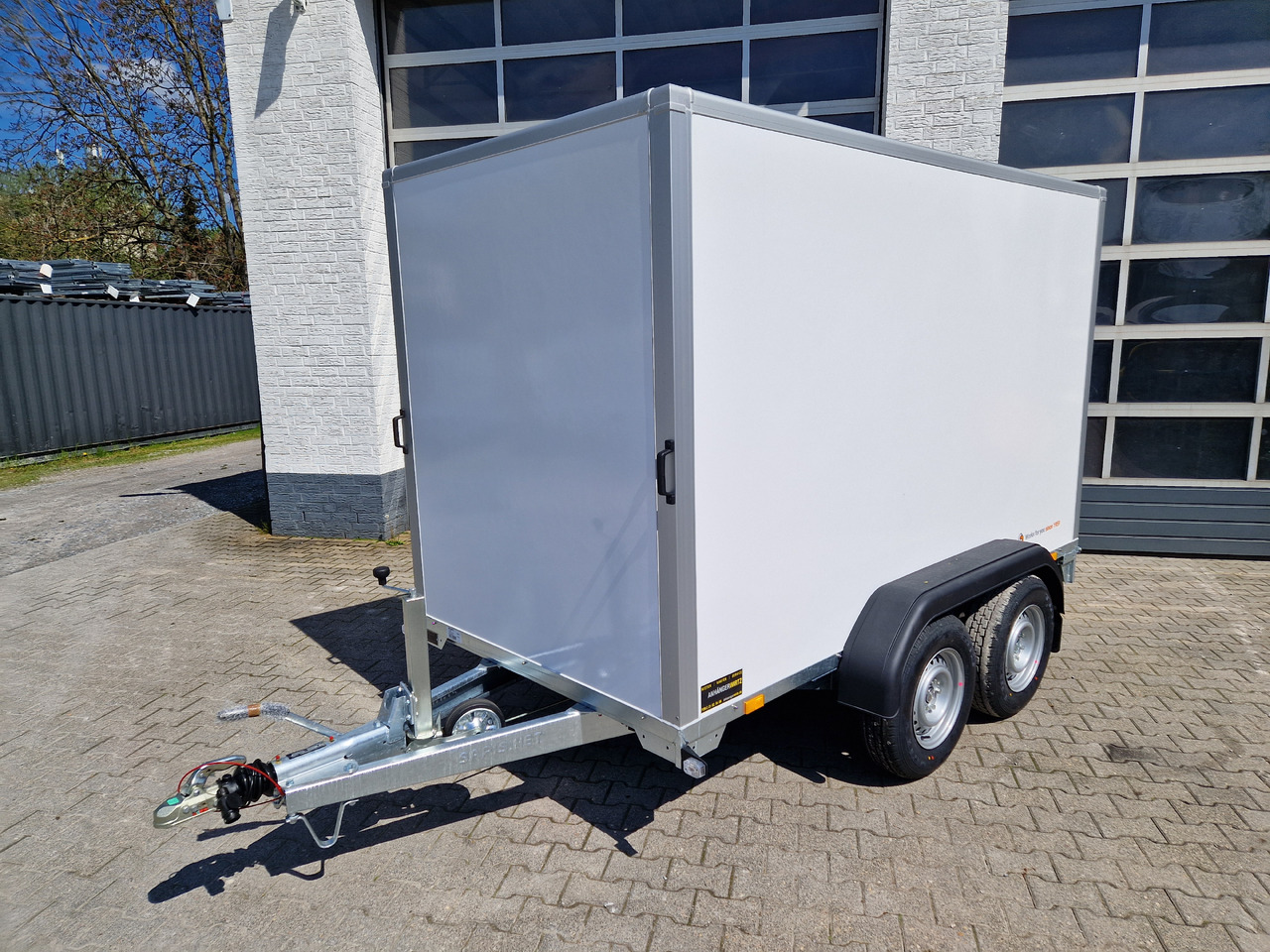 Saris Koffer GO 306 154 180 2700 2 306x154x180cm GFK weiß (M) 2700kg - Gesloten aanhangwagen: afbeelding 1 Saris Koffer GO 306 154 180 2700 2 306x154x180cm GFK weiß (M) 2700kg - Gesloten aanhangwagen: afbeelding 1