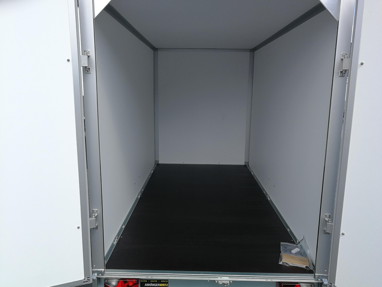 Leasing  Saris Koffer GO 306 306x154x180cm GFK grau (M) 1500kg Modell 2025 Saris Koffer GO 306 306x154x180cm GFK grau (M) 1500kg Modell 2025: afbeelding 6
