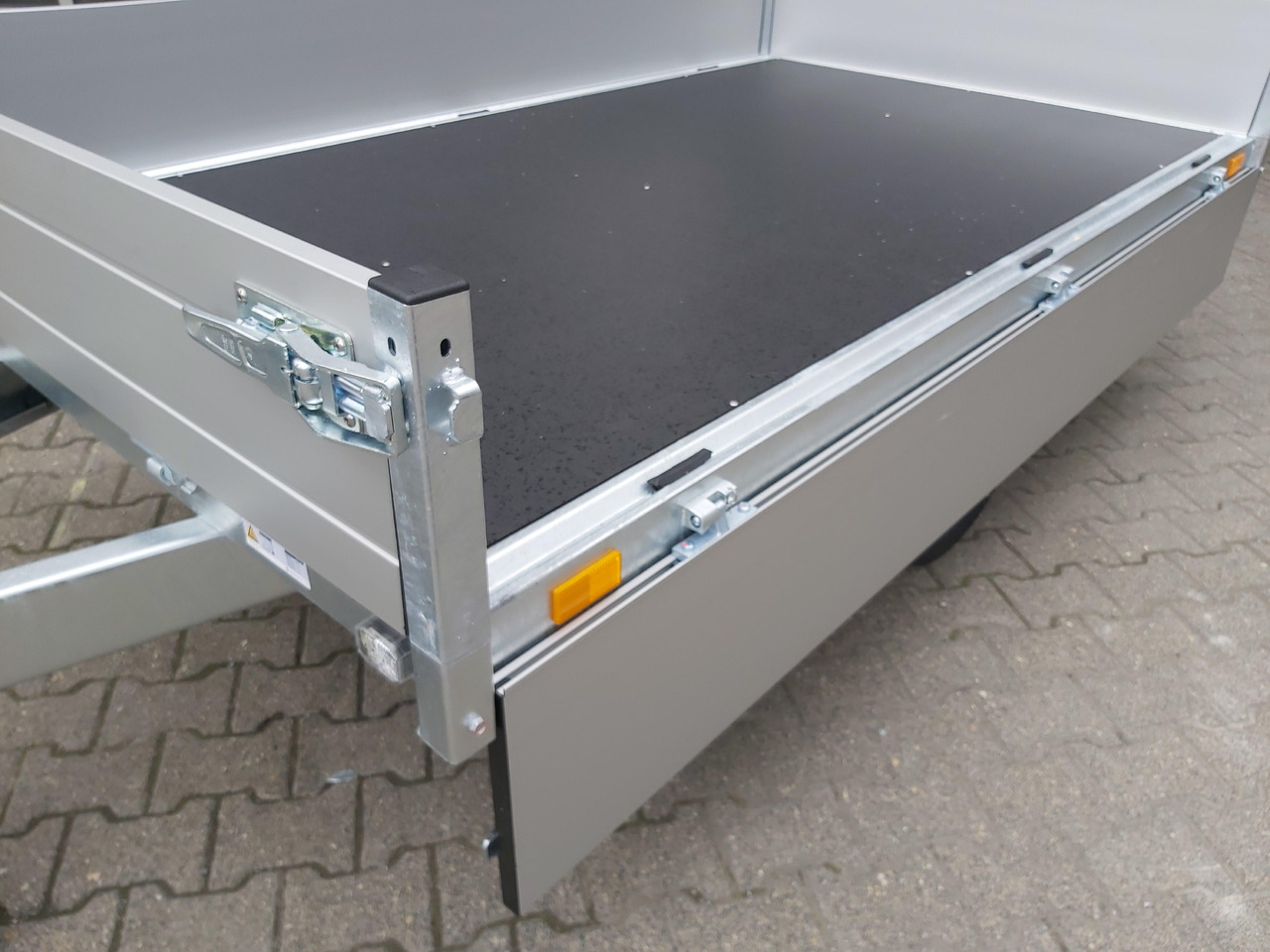 Saris PL 256 150 1500 1 256x150x30cm 13" 1500kg Modell 2024 - Aanhangwagen auto: afbeelding 4 Saris PL 256 150 1500 1 256x150x30cm 13" 1500kg Modell 2024 - Aanhangwagen auto: afbeelding 4