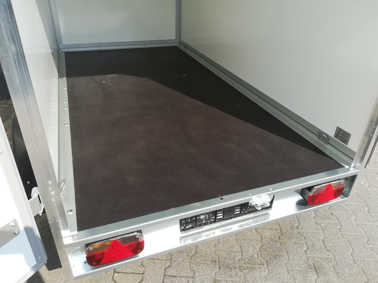 WM Meyer Koffer AZ 2730/151 S30 301x151x185cm (M) 2700kg Januar Aktion - Gesloten aanhangwagen: afbeelding 5 WM Meyer Koffer AZ 2730/151 S30 301x151x185cm (M) 2700kg Januar Aktion - Gesloten aanhangwagen: afbeelding 5