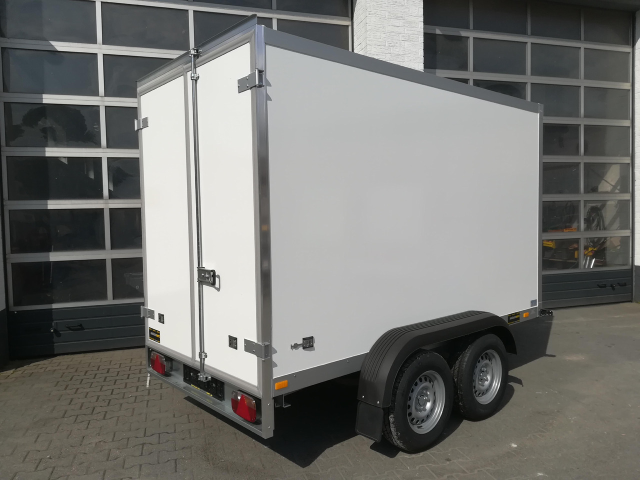 WM Meyer Koffer AZ 2730/151 S30 301x151x185cm (M) 2700kg Januar Aktion - Gesloten aanhangwagen: afbeelding 3 WM Meyer Koffer AZ 2730/151 S30 301x151x185cm (M) 2700kg Januar Aktion - Gesloten aanhangwagen: afbeelding 3