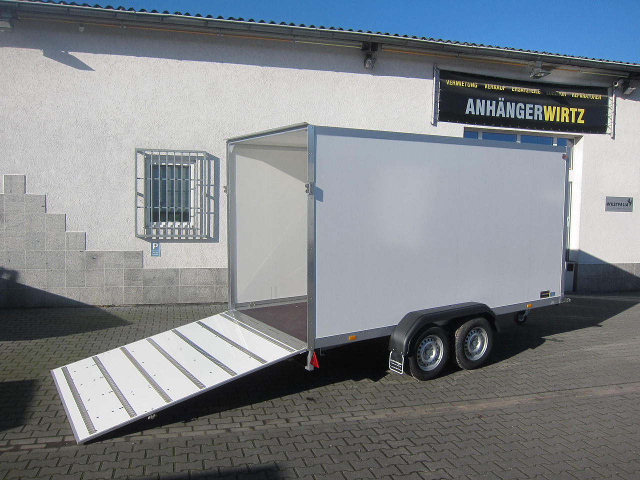 WM Meyer Koffer AZ 2740/185 S35 + Heckrampe 401x185x205cm (XL) 2700kg Januar Aktion Modell 2024 - Gesloten aanhangwagen: afbeelding 1 WM Meyer Koffer AZ 2740/185 S35 + Heckrampe 401x185x205cm (XL) 2700kg Januar Aktion Modell 2024 - Gesloten aanhangwagen: afbeelding 1