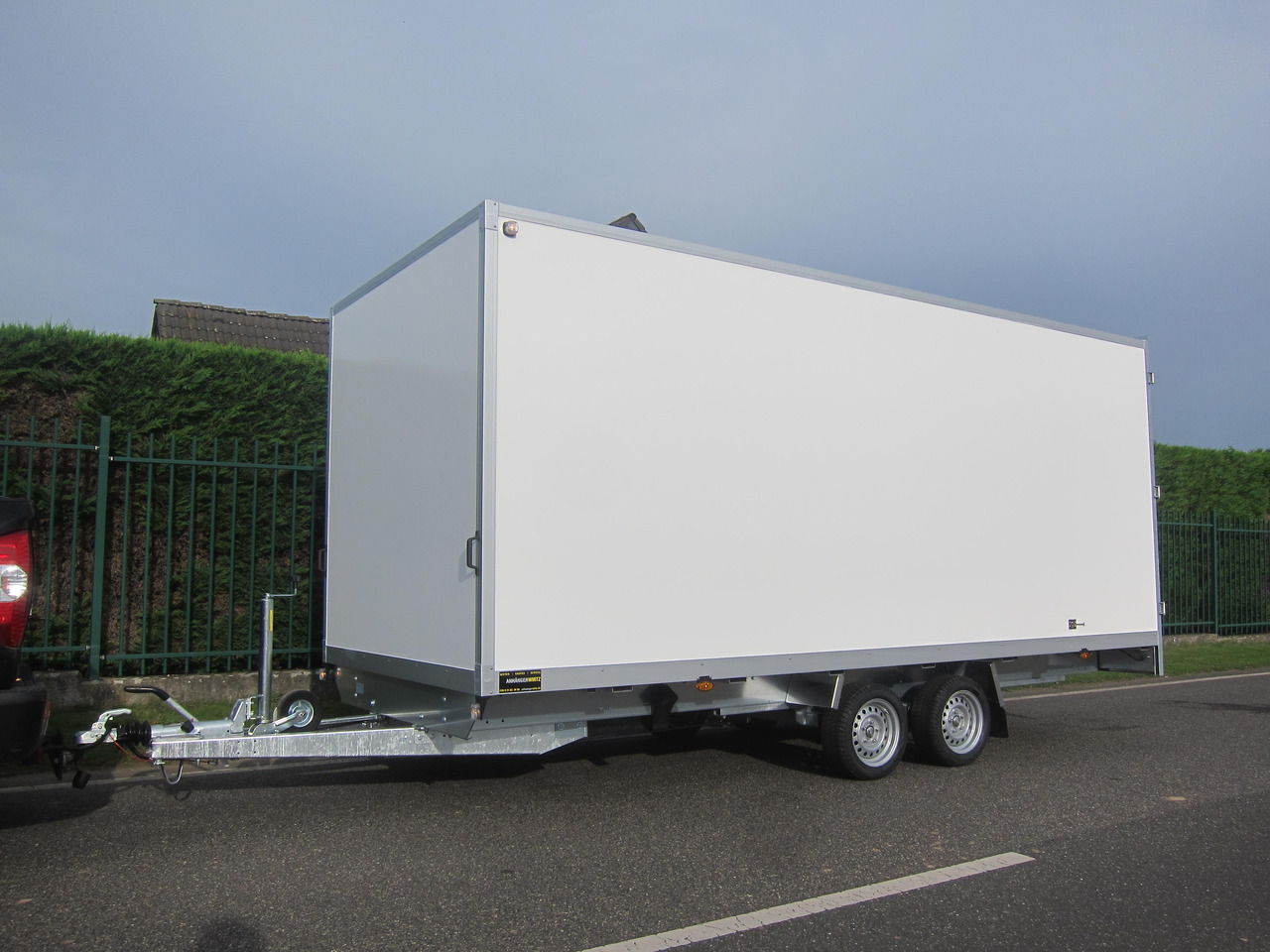 WM Meyer Kofferanhänger AZHLC 2750/210 S40 501x210x205cm niedrig Fahrgestell 13" (XXL) 2700kg - Gesloten aanhangwagen: afbeelding 1 WM Meyer Kofferanhänger AZHLC 2750/210 S40 501x210x205cm niedrig Fahrgestell 13" (XXL) 2700kg - Gesloten aanhangwagen: afbeelding 1