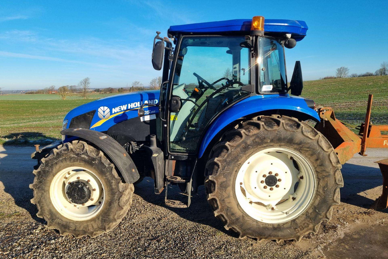 New Holland TD 5.95 - Tractor: afbeelding 3 New Holland TD 5.95 - Tractor: afbeelding 3