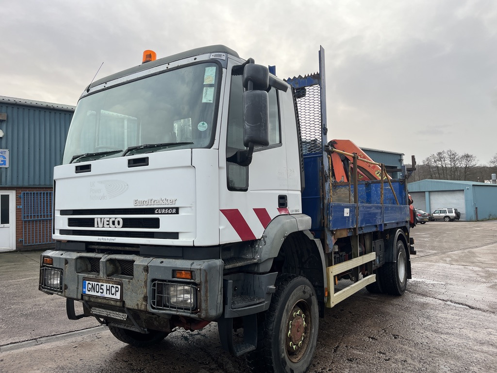 Iveco EuroTrakker 180E27 4x4 Rigid - Vrachtwagen met open laadbak: afbeelding 1 Iveco EuroTrakker 180E27 4x4 Rigid - Vrachtwagen met open laadbak: afbeelding 1