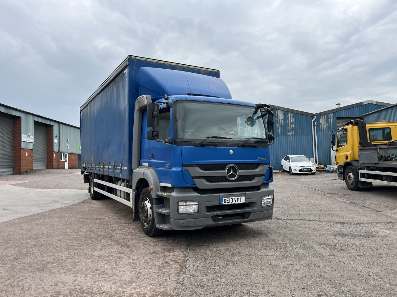 Mercedes Axor 1824 - Schuifzeilen vrachtwagen: afbeelding 1 Mercedes Axor 1824 - Schuifzeilen vrachtwagen: afbeelding 1