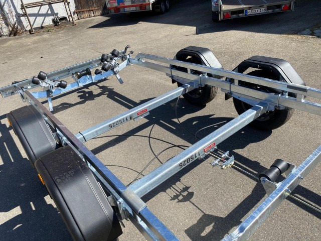 Nieuw Boottrailer Brenderup Brenderup Premium Bootsanhänger 242500TB SR mit Superrollen, 2,5 to. 7,2m/ 24 Fuß: afbeelding 6