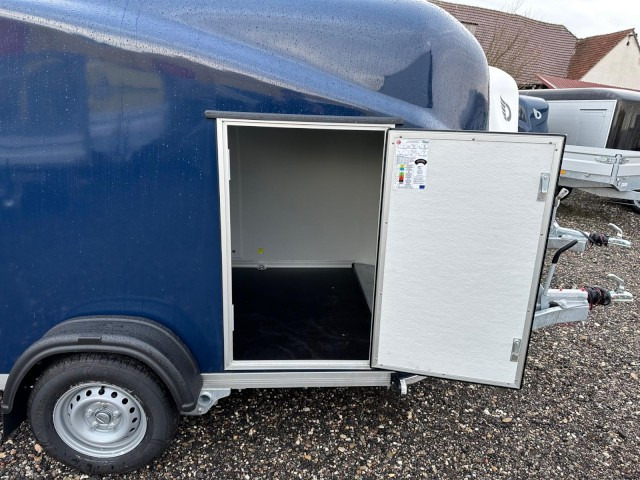 Cheval Liberte Debon Fourgon Cargo 2 Poly + Türe blau 1300 kg, 100 km/h, 300x155x168cm - Gesloten aanhangwagen: afbeelding 4 Cheval Liberte Debon Fourgon Cargo 2 Poly + Türe blau 1300 kg, 100 km/h, 300x155x168cm - Gesloten aanhangwagen: afbeelding 4