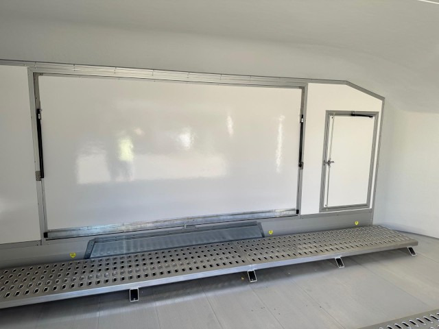 Cheval Liberte Debon Roadster 1000 Sandwich 3500 kg, 100 km/h, 495x200x202cm - Gesloten aanhangwagen: afbeelding 4 Cheval Liberte Debon Roadster 1000 Sandwich 3500 kg, 100 km/h, 495x200x202cm - Gesloten aanhangwagen: afbeelding 4