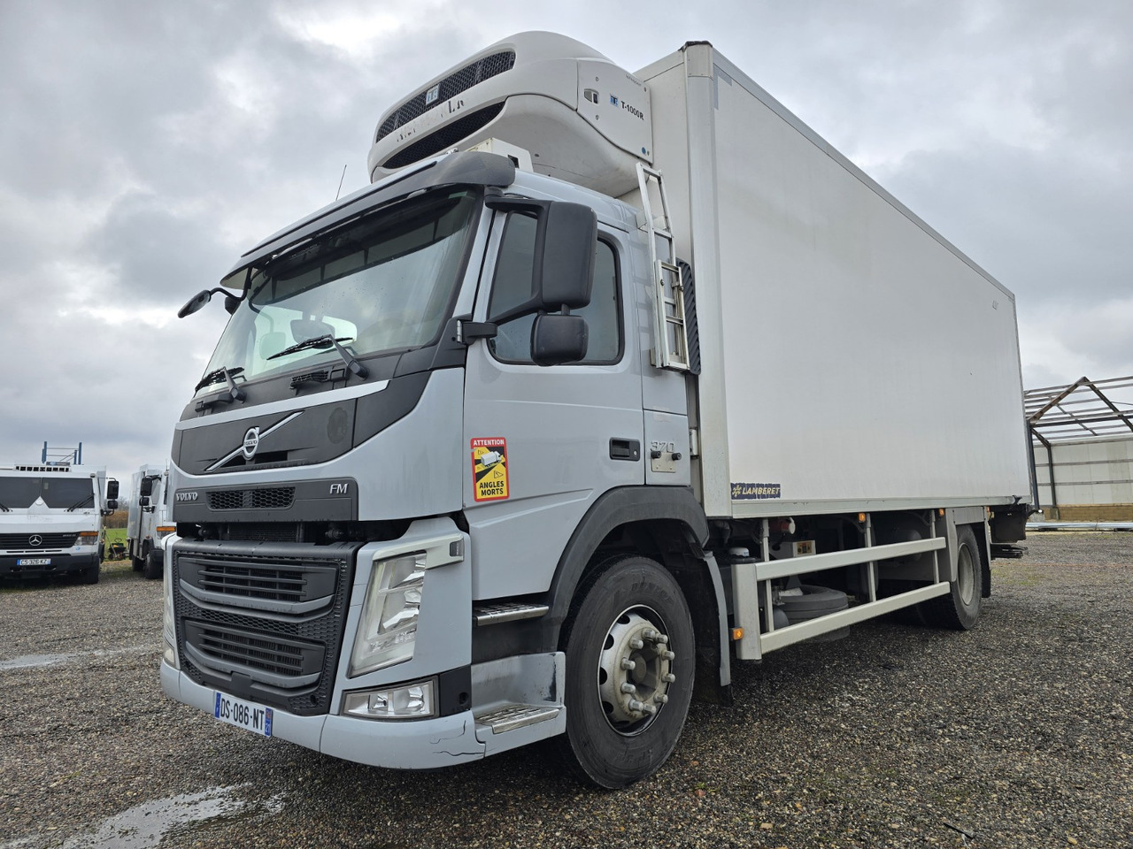 VOLVO FM 370 - ThermoKing - meat Rail - Koelwagen vrachtwagen: afbeelding 1 VOLVO FM 370 - ThermoKing - meat Rail - Koelwagen vrachtwagen: afbeelding 1